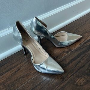 Silver Pump (Size 8)Side Cut Out